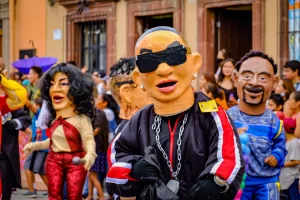 Desfile de los Locos San Miguel de Allende